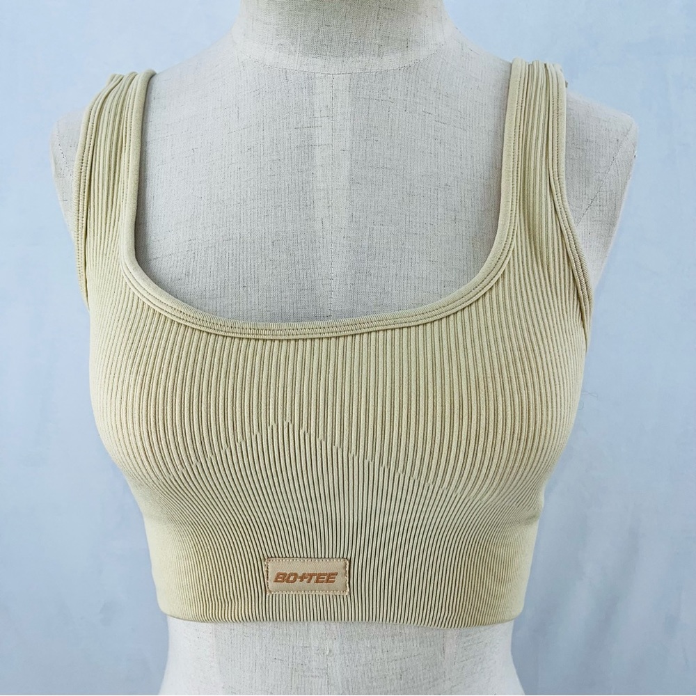 Bo Tee cream ribbed sports bra crop top women’s medium stretch oh Polly